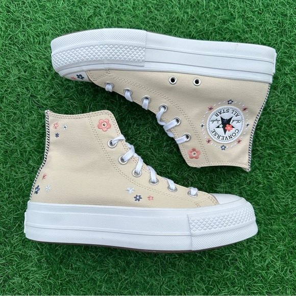 Converse Chuck Taylor All Star Lift Hi Light Dune / White /  Petite Petals - Picture 12 of 14